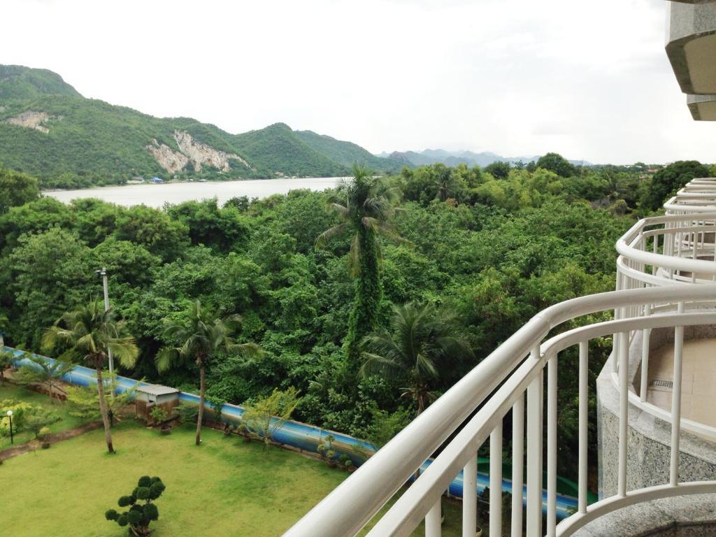 Hotel Kan Kanchanaburi Habitación foto